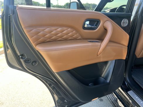 Used 2023 INFINITI QX80 Sensory w/ Cargo Package AWD/4WD image 24