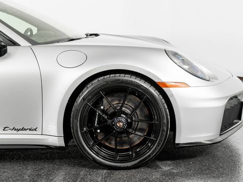Used 2026 Porsche 911 Carrera 4 GTS image 6