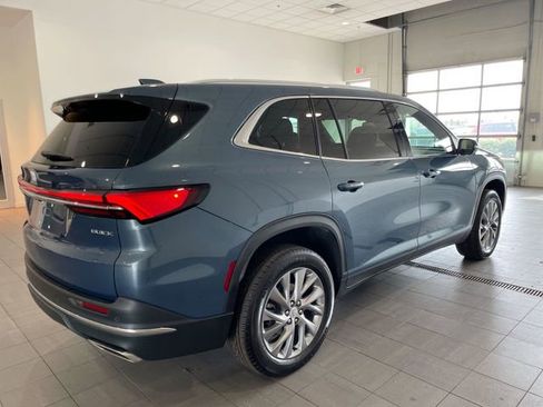Used 2025 Buick Enclave Preferred image 5