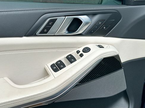 Used 2024 BMW X5 M60i image 17