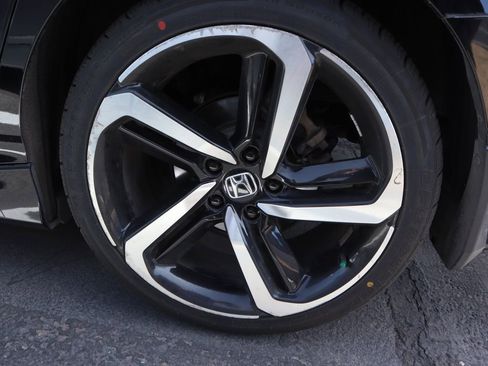 Used 2018 Honda Accord Sport image 17