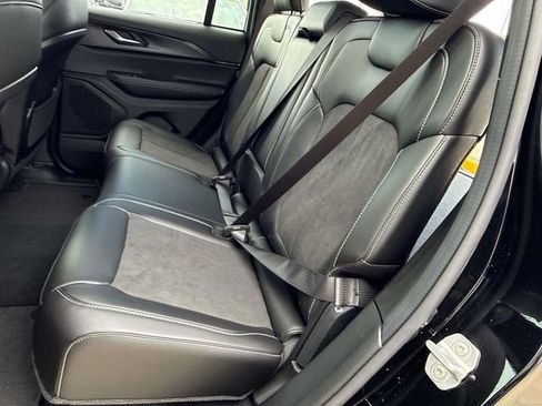 New 2025 Jeep Grand Cherokee Altitude RWD image 8