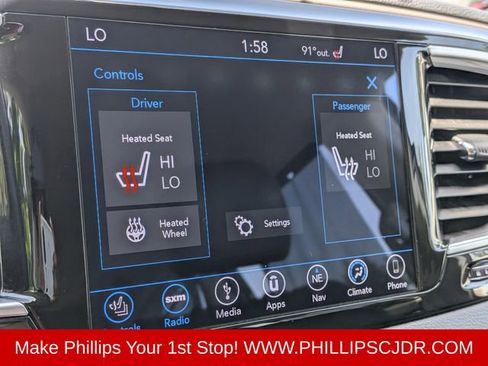 Used 2018 Chrysler Pacifica Touring-L Plus w/ Tire & Wheel Group FWD image 23