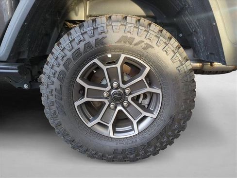 New 2025 Jeep Gladiator Mojave w/ Safety Group AWD/4WD image 10