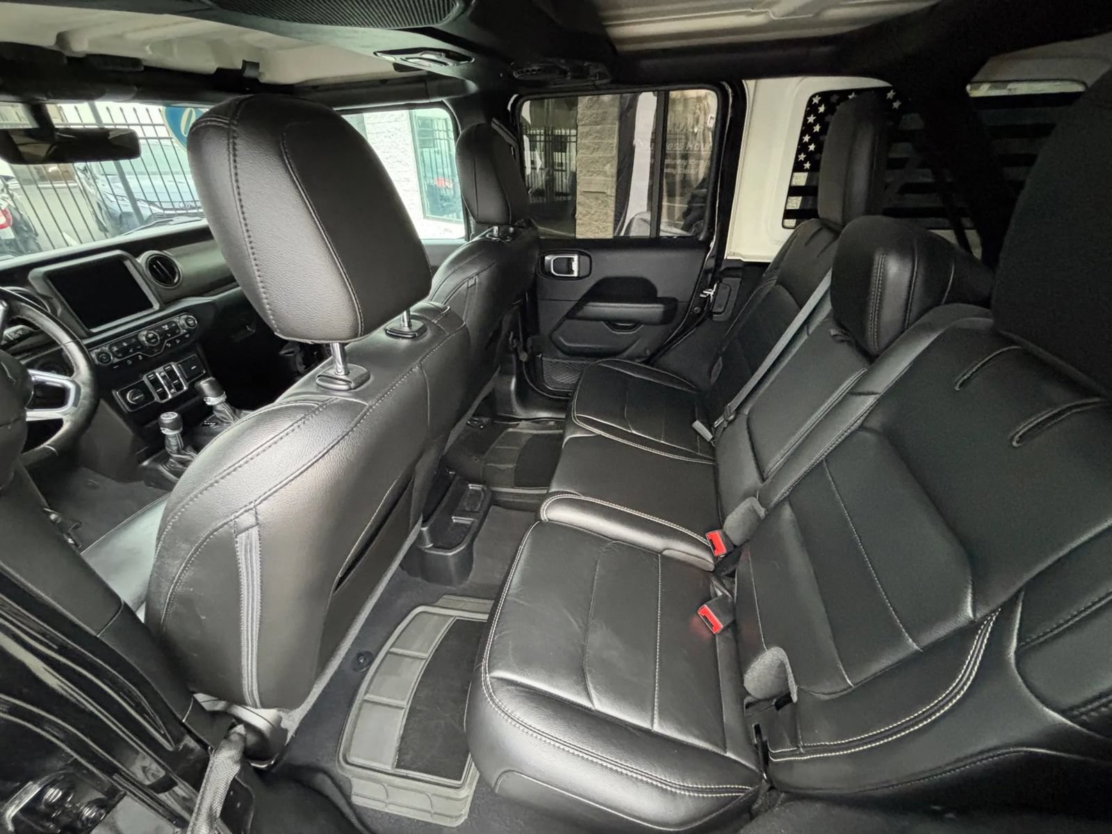 Used 2020 Jeep Wrangler Unlimited Sahara AWD/4WD image 30