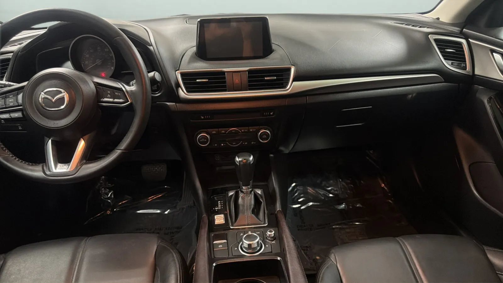 Used 2018 MAZDA MAZDA3 Touring FWD image 16