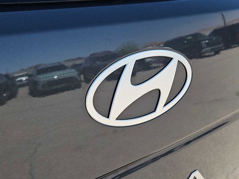 Used 2025 Hyundai Santa Fe Limited AWD/4WD image 11