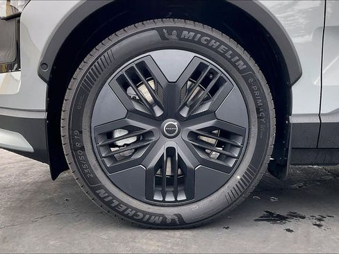 New 2026 Volvo EX30 Cross Country Ultra image 14