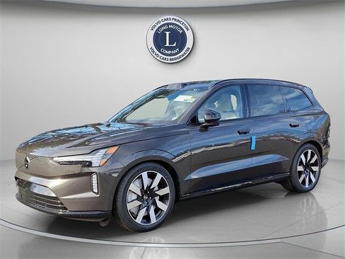 New 2025 Volvo EX90 Ultra image 2