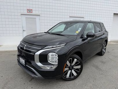 Used 2025 Mitsubishi Outlander SE