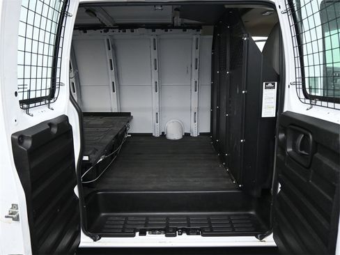 Used 2020 Chevrolet Express 2500 Work Van w/ Driver Convenience Package image 15