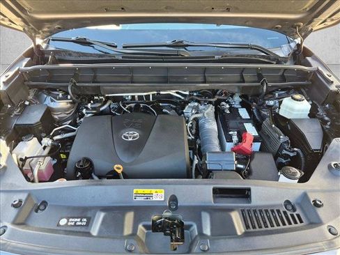 Used 2022 Toyota Highlander XLE FWD image 23