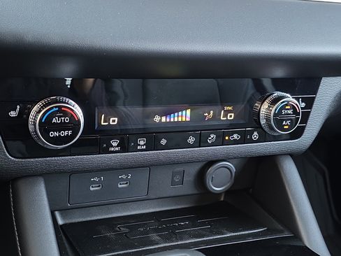 New 2026 Mitsubishi Outlander SE FWD image 19