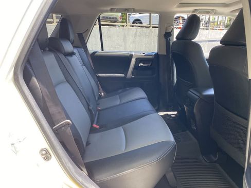 Used 2022 Toyota 4Runner SR5 Premium w/ Moonroof Package AWD/4WD image 17