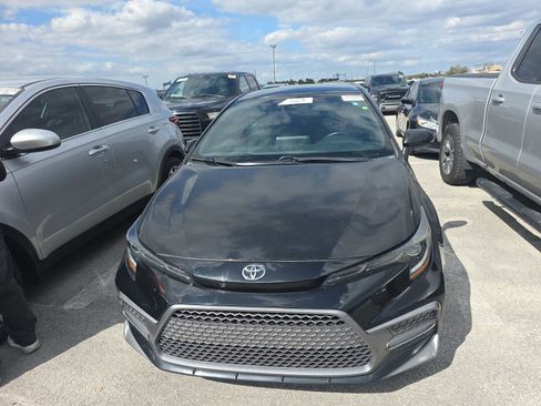 Used 2021 Toyota Corolla SE image 2
