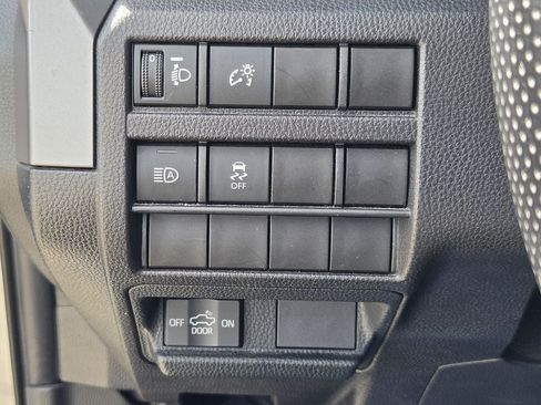 Used 2025 Toyota Tacoma SR5 AWD/4WD image 24