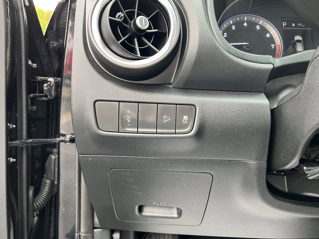 Used 2023 Hyundai Kona SE w/ Cargo Package FWD image 18