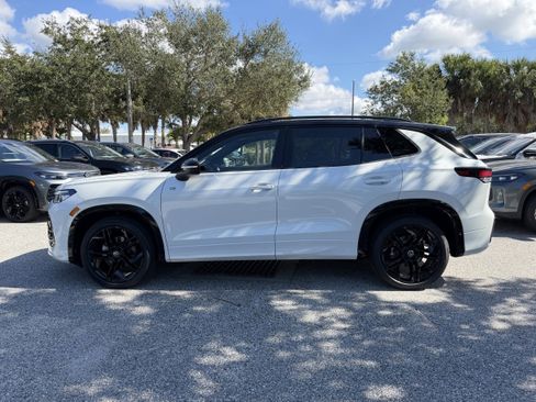 New 2026 Volkswagen Tiguan SE R-Line image 5