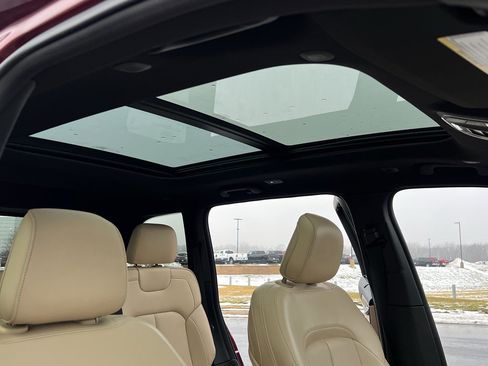 Used 2024 Jeep Grand Cherokee Limited w/ Luxury Tech Group II image 31