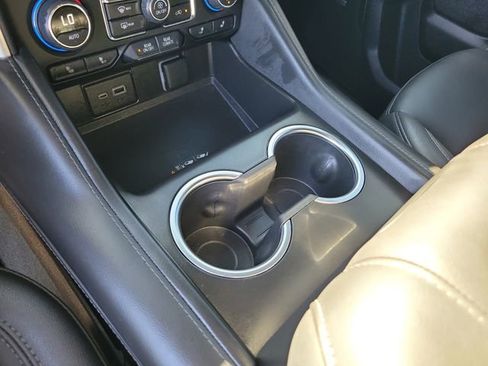 Certified 2024 Chevrolet Suburban LT w/ Luxury Package image 27