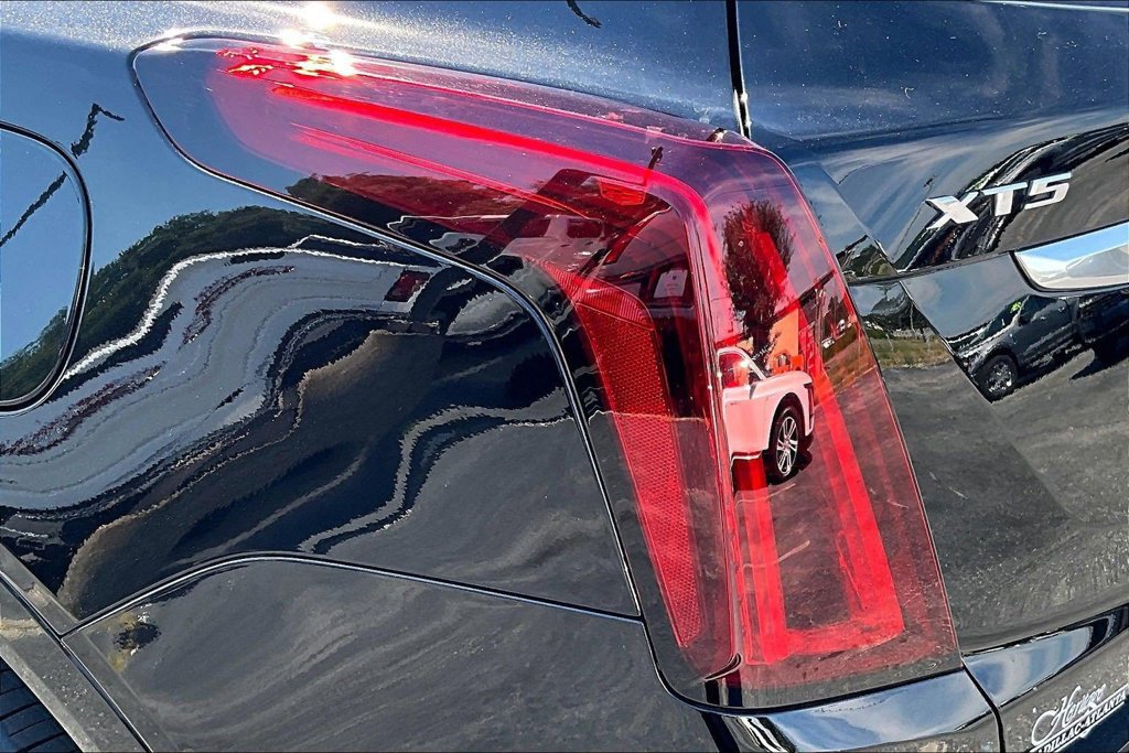 Certified 2025 Cadillac XT5 Premium Luxury FWD image 23