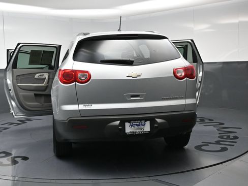 Used 2011 Chevrolet Traverse LS FWD image 27