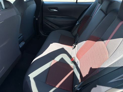 Used 2025 Toyota Corolla SE w/ Convenience Package FWD image 21