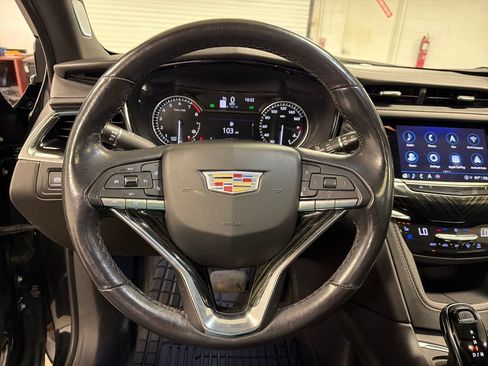 Used 2023 Cadillac XT6 Premium Luxury FWD image 33