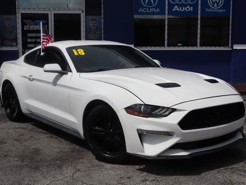Used 2018 Ford Mustang Coupe RWD image 2