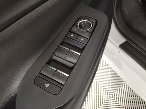 Used 2025 Toyota Prius XLE image 21