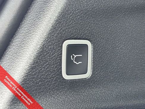 New 2026 Chrysler Pacifica Select w/ S Appearance Package image 40