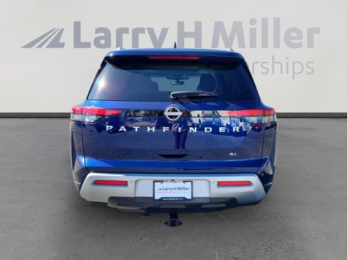 Used 2022 Nissan Pathfinder SL w/ SL Premium Package image 4