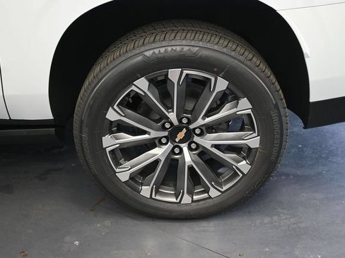 New 2026 Chevrolet Suburban High Country AWD/4WD image 13