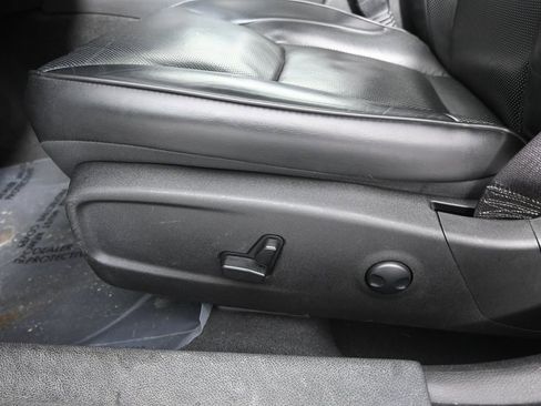 Used 2023 Chrysler 300 Touring L w/ Popular Equipment Group image 22