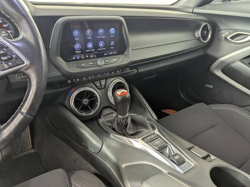 Used 2020 Chevrolet Camaro LT image 14