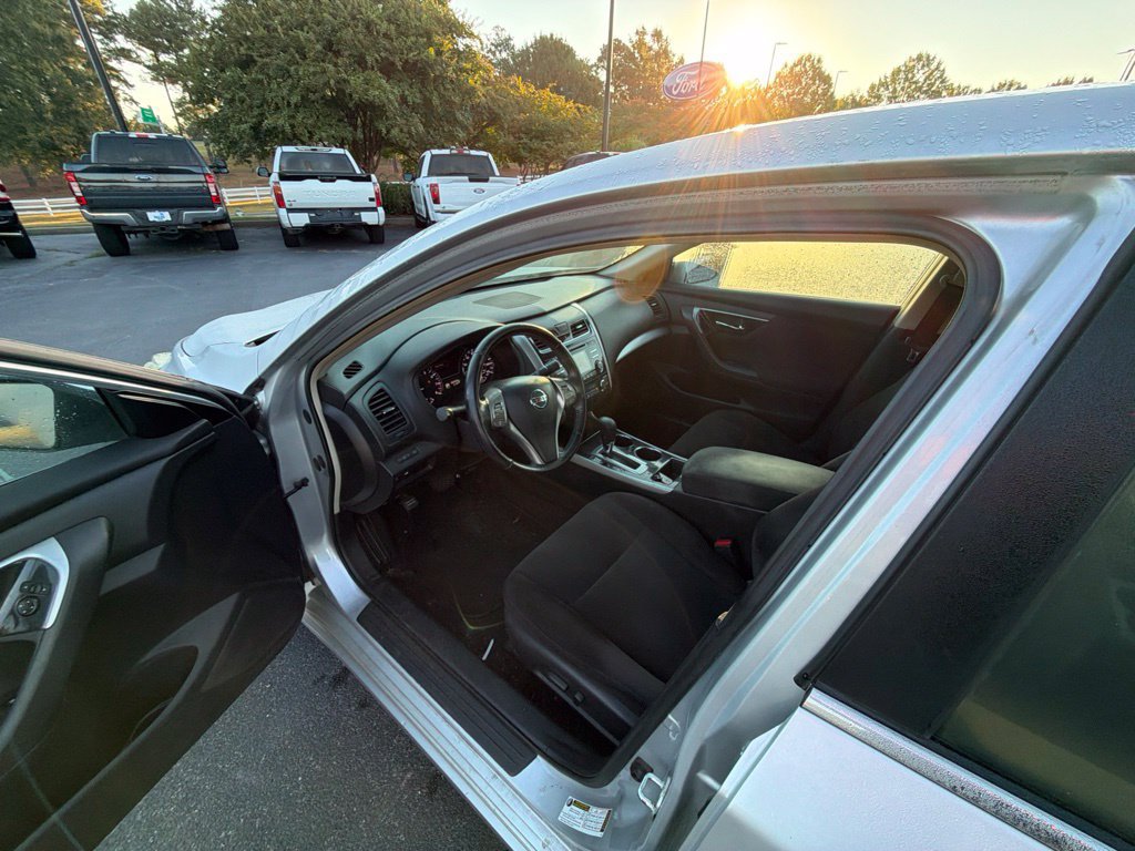 Used 2013 Nissan Altima 2.5 SV FWD image 7