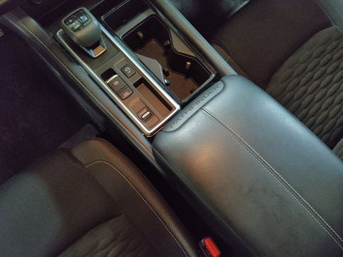 Used 2022 Nissan Pathfinder SV FWD image 26