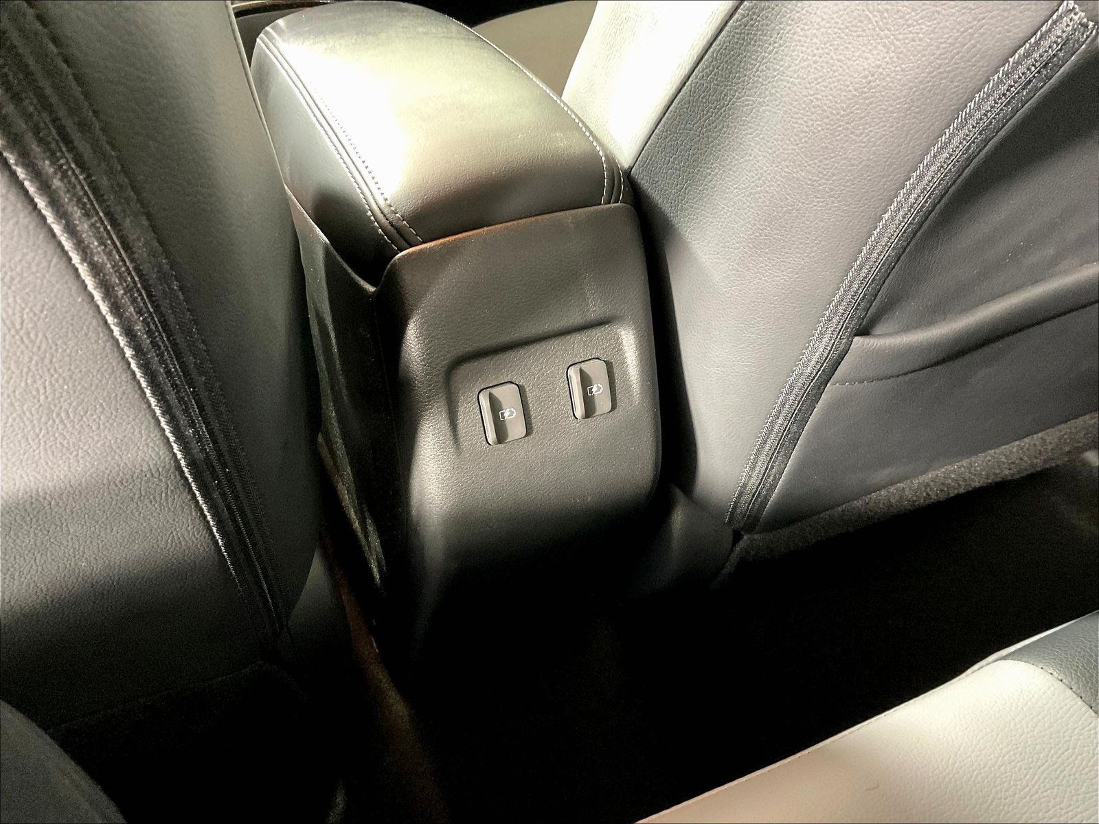 Used 2024 Nissan Kicks SR w/ SR Premium Package FWD image 10