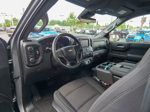 Used 2025 Chevrolet Silverado 1500 W/T w/ WT Value Package AWD/4WD image 11