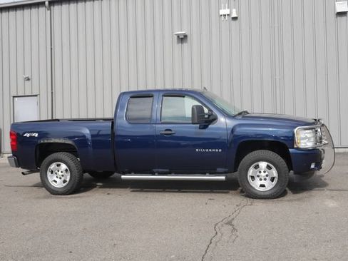 Used 2011 Chevrolet Silverado 1500 LT w/ All-Star Edition AWD/4WD image 4