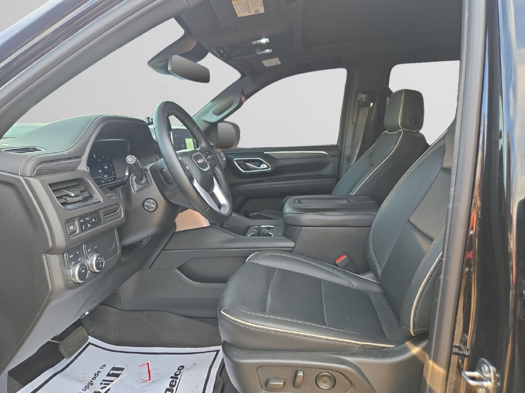 Used 2024 GMC Yukon XL SLT w/ SLT Premium Package AWD/4WD image 9