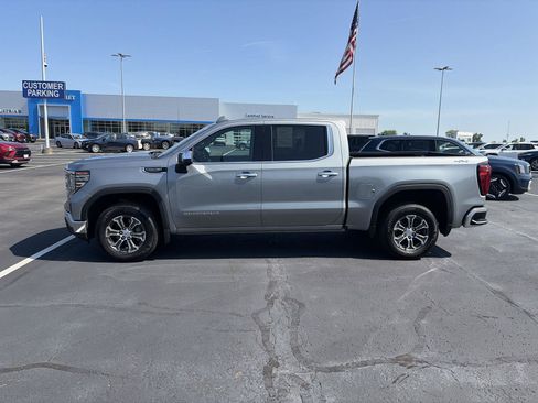 Used 2026 GMC Sierra 1500 SLT AWD/4WD image 10