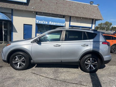 Used 2018 Toyota RAV4 XLE image 2