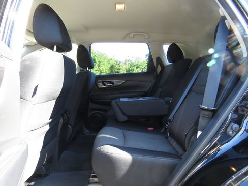 Used 2019 Nissan Rogue SV w/ Premium Package AWD/4WD image 20
