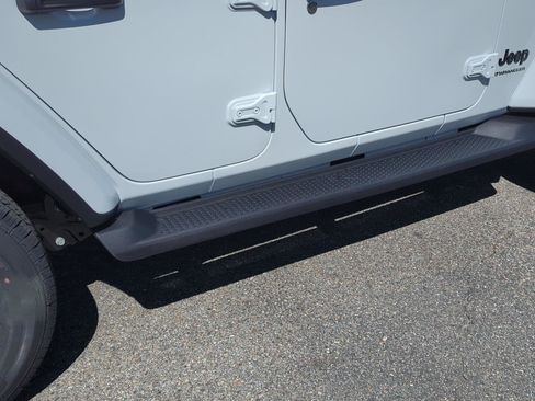 New 2026 Jeep Wrangler Unlimited Sahara AWD/4WD image 8