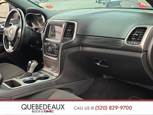 Used 2020 Jeep Grand Cherokee Laredo RWD image 26