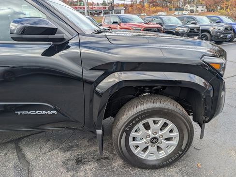 Certified 2025 Toyota Tacoma SR5 image 10