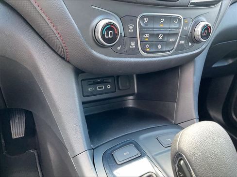 Used 2024 Chevrolet Equinox RS AWD/4WD image 25