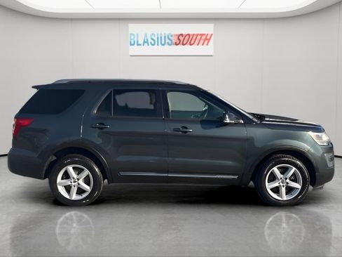Used 2016 Ford Explorer XLT w/ Equipment Group 201A image 2