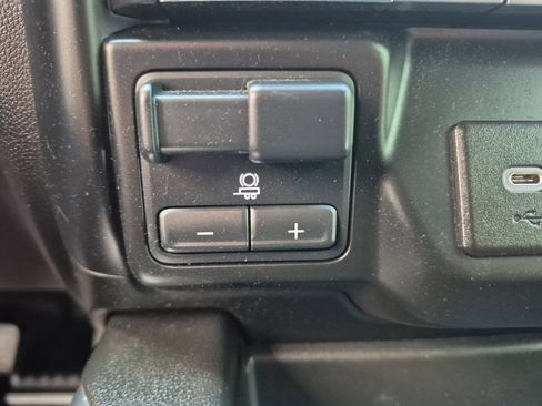 Used 2023 GMC Sierra 2500 AT4 w/ Snow Plow Prep/Camper Package image 29